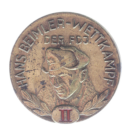 Значок "Hans Beimler-Wettkampf Der FDJ II степени" Металл ГДР, вторая половина XX века достигшие больших успехов в науке инфо 9851k.